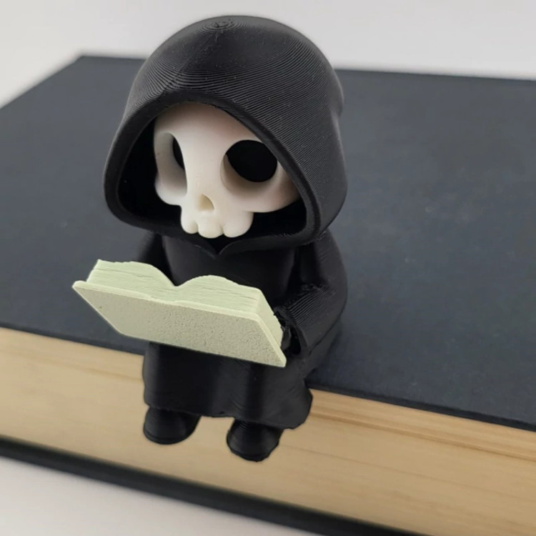 فیگور Grim Reaper Reading Book
