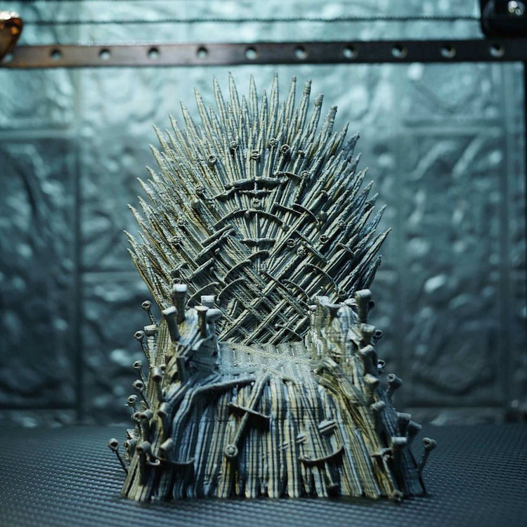 مجسمه دکوراتیو Iron Throne